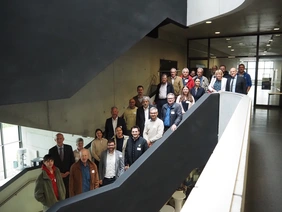 Treppe zum Erfolg: Wirtschaft und Wissenschaft tauschen sich aus (Foto: KUS Pfaffenhofen).