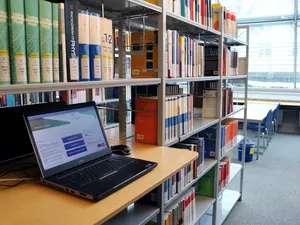 Rechercheplätze im Lesesaal