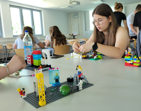 Spielerische Entscheidungshilfe: Mit Lego Serious Play gehen die Studieninteressierten ihren Stärken und Wünschen auf den Grund (Foto: THI).