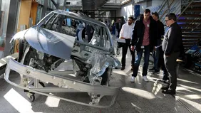 Fachlicher Austausch auf höchstem Niveau in der Aula der THI: Internationale Expertinnen und Experten diskutieren aktuelle Entwicklungen der Fahrzeugsicherheit (Foto: THI).