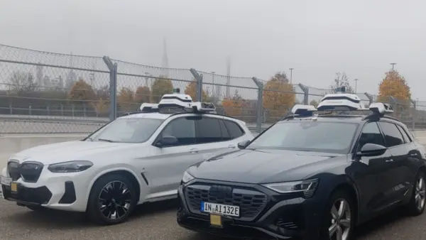 Pioneering work for the mobility of tomorrow: the two AImotion Bavaria research vehicles (Photo: THI).