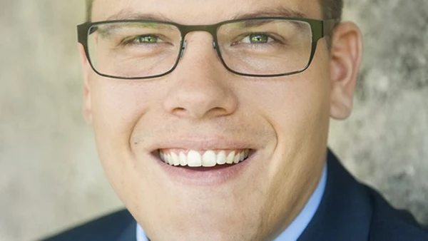 Porträtfoto von Prof. Dr. Daniel Fuchs