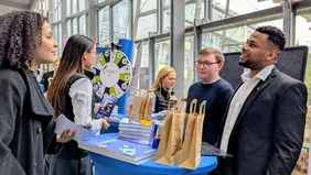 Erste Schritte ins Studium: Die Studienanfänger knüpften direkt Kontakte (Foto: THI).