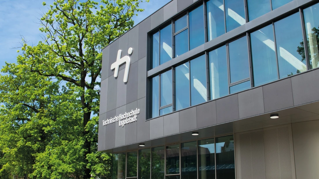 View of a section of the outer facade of the THI