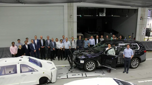 Project finalization in a large group (Photo: THI). Gruppenbild vom Abschluss des Projekts MIAMy