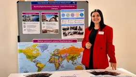 Valeriia Korniienko vom International Office der THI präsentierte beim Aktionstag „Zusammenhalt in Vielfalt“ die internationale Ausrichtung und Angebote des Campus Neuburg (Foto: THI).