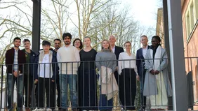 Start of the semester at the Neuburg Campus: THI President Professor Walter Schober (4th from right), Dean Professor Martin Dirr (2nd from right), Professor Daniela Bergmann (3rd from right) and Professor Julia Blasch (6th from left) welcome first-year st